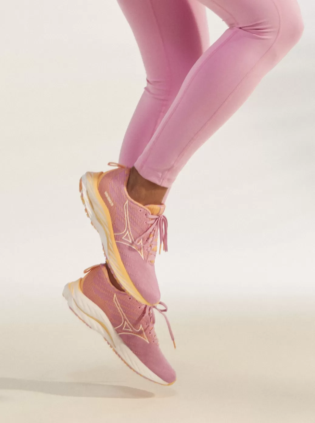 Running | Sneakers | WOMEN ROXY x MIZUNO Wave Rider 26 Running Shoes B071 Pink